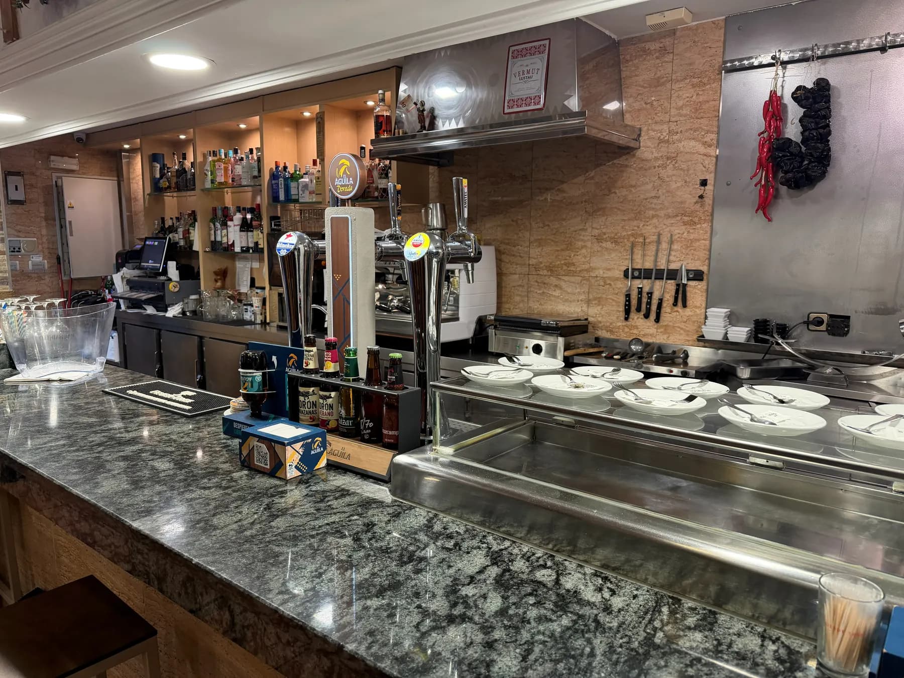 Barra y cocina